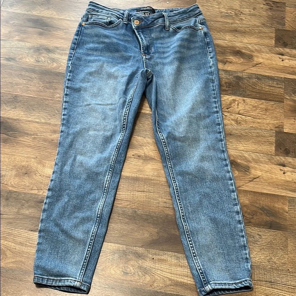 Judy Blue relaxed fit jeans size 7/28